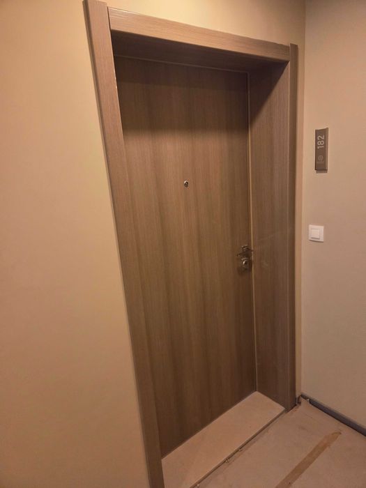 Нова оригинална блиндирана врата Солид