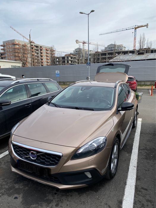 Volvo V40 Cross Country 2015 Summum – diesel 2.0 – stare excelentă