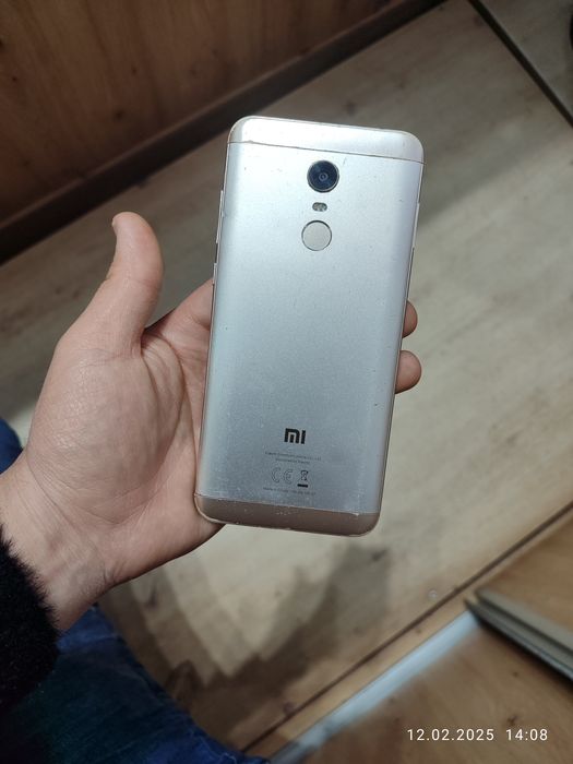 Redmi 5 plus 3/32Gb holati yaxshi