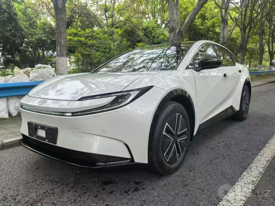 TOYOTA BZ5 pro plus. 550km