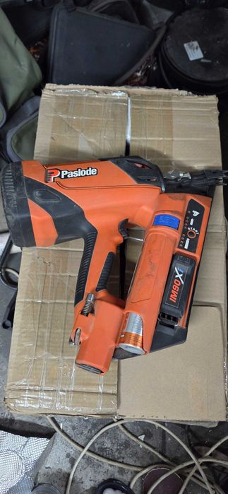 Vand sau schimb cu alte scule