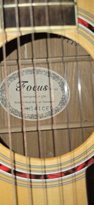 Акустические гитара  Focus