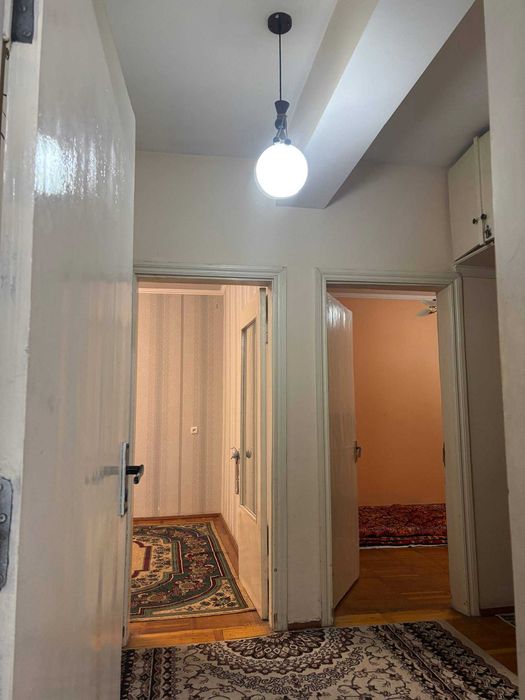 Юнусобод тумани 18-мавзеда кирпичний 77 серияли 3/4/4 СРОЧНО Сотилади.