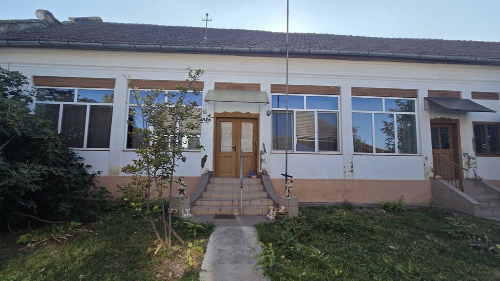 Vand casa la Sátchinez.