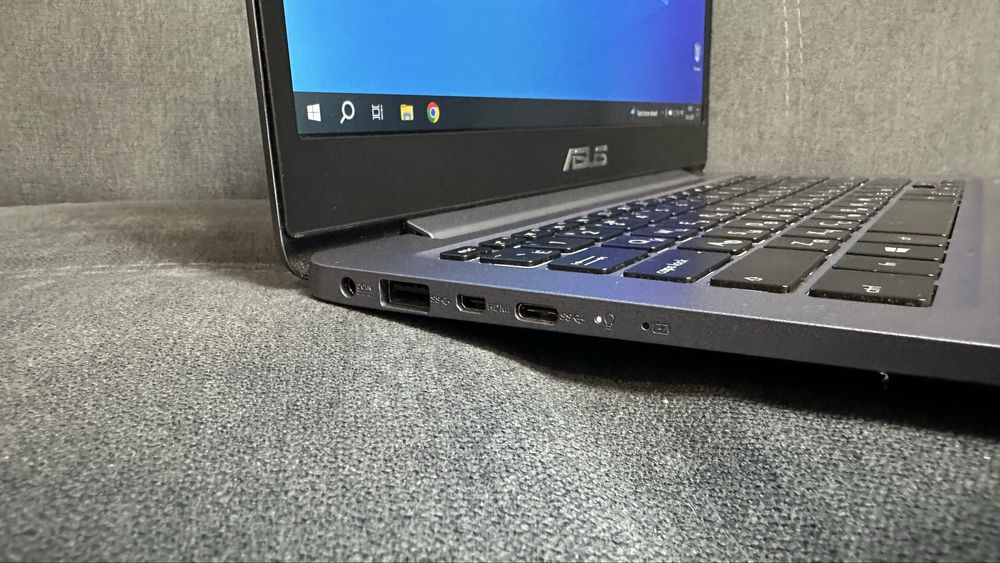 Ноутбук ASUS Core i3