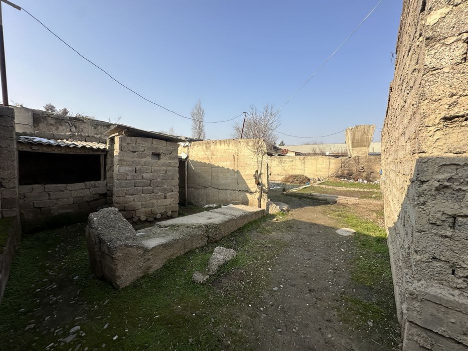 Jizzax shaharda 13 sotix uy sotiladi srochna narx keleshtiriladi