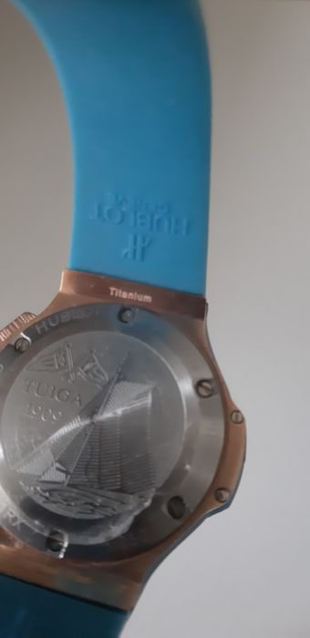 Ceas unisex ,nou din titan ,cristale swarovski si curea din silicon