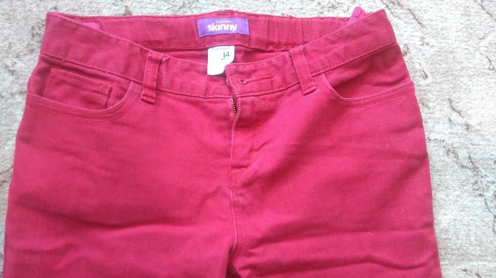 Червени дънки слим