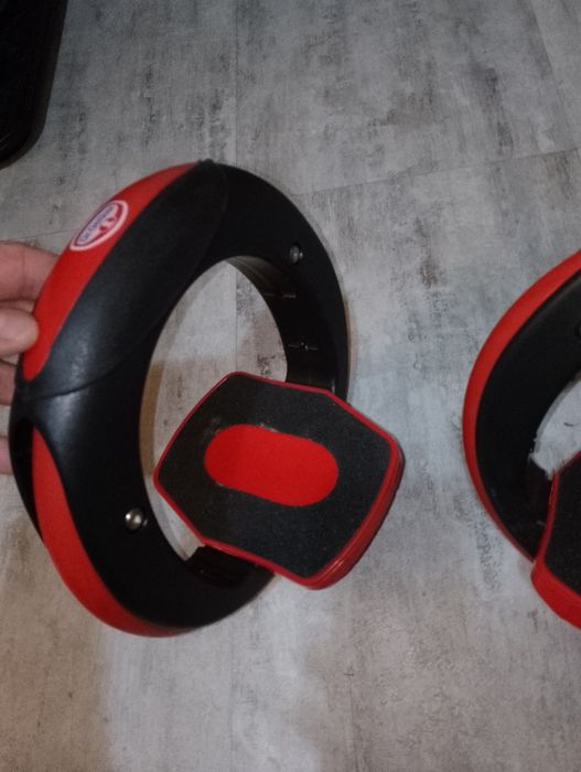 Продавам интересни ролкови кънки