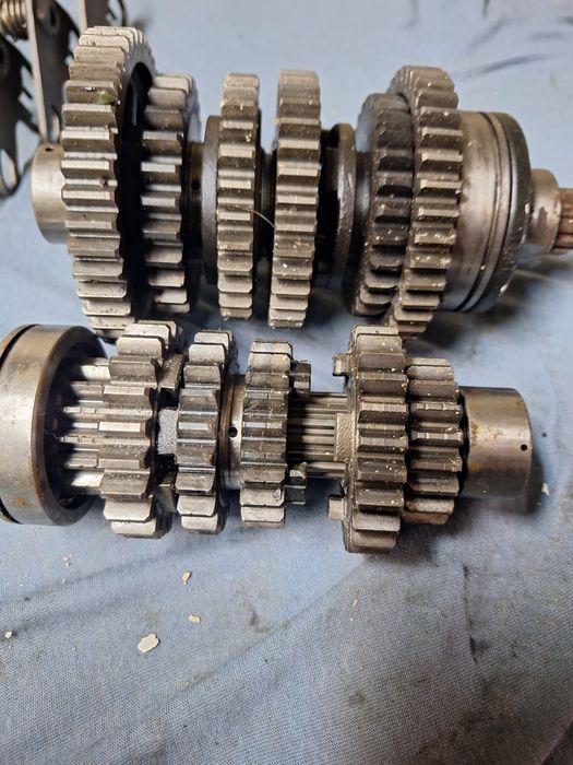 Продавам части за Suzuki GSXR -600/750 Srad/K1 --- Yamaha FZR - 600