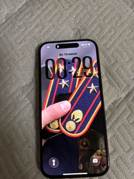 Телефон Iphone 16 pro