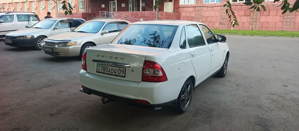 Продам Приору 2013 года