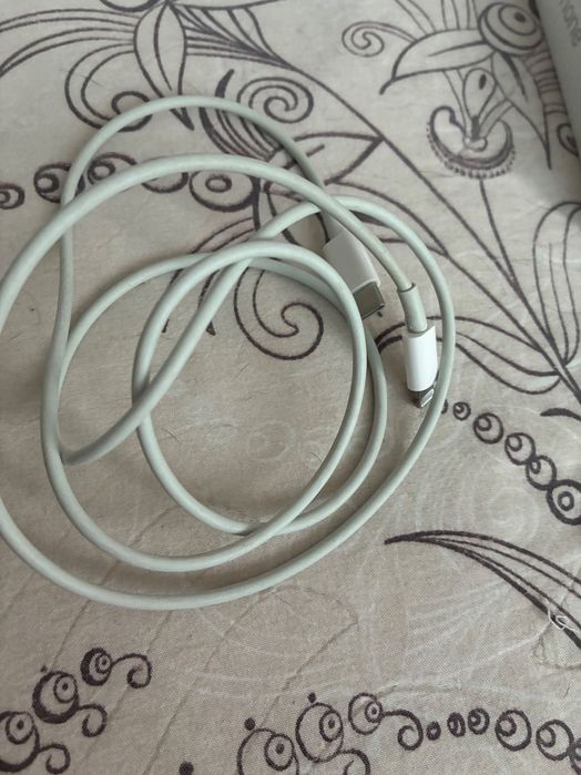 Iphone12  бял  в добро състояние