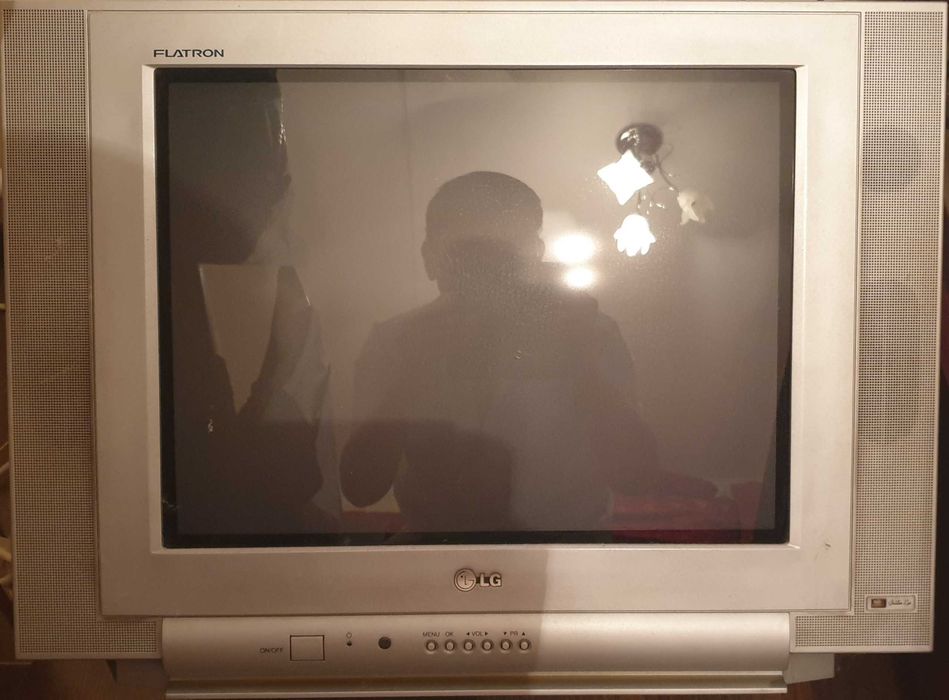 Телевизор LG Flatron Golden Eye 21