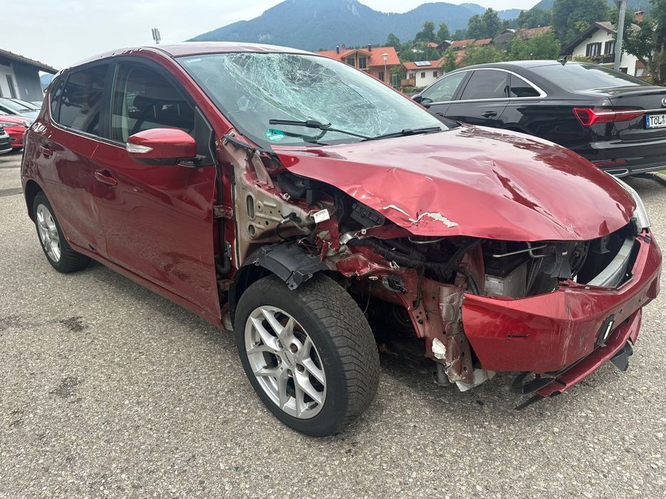 Nissan Pulsar 1.2турбо 72000км здраво табло на ЧАСТИ