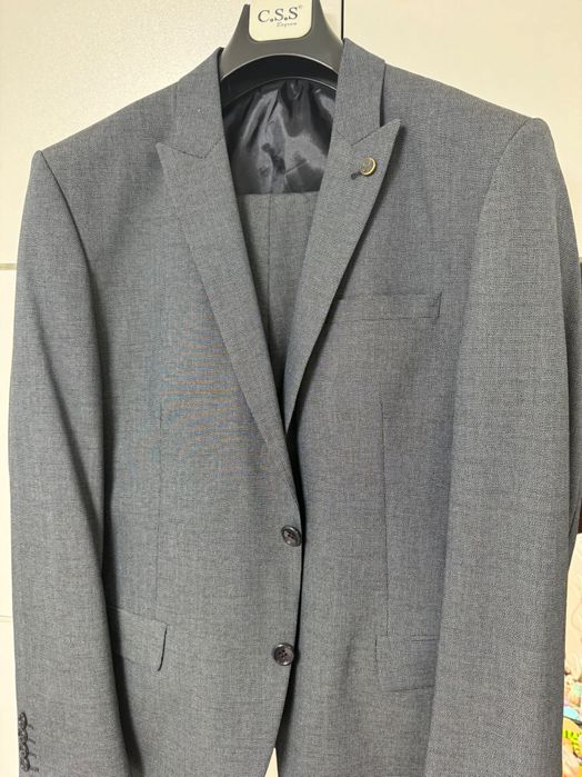 Мъжки втален костюм 3части/сако, елек и панталон.