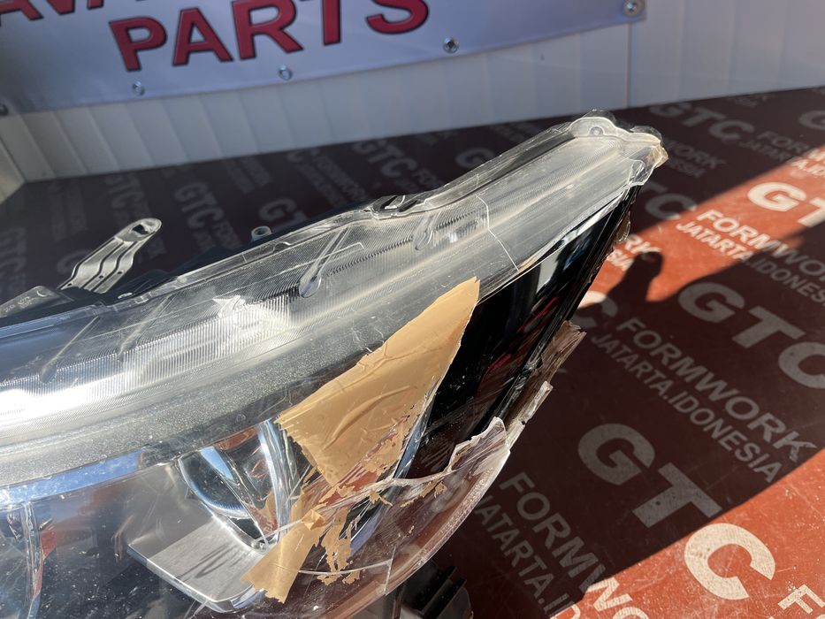 Фар Nissan Qashqai 2014-