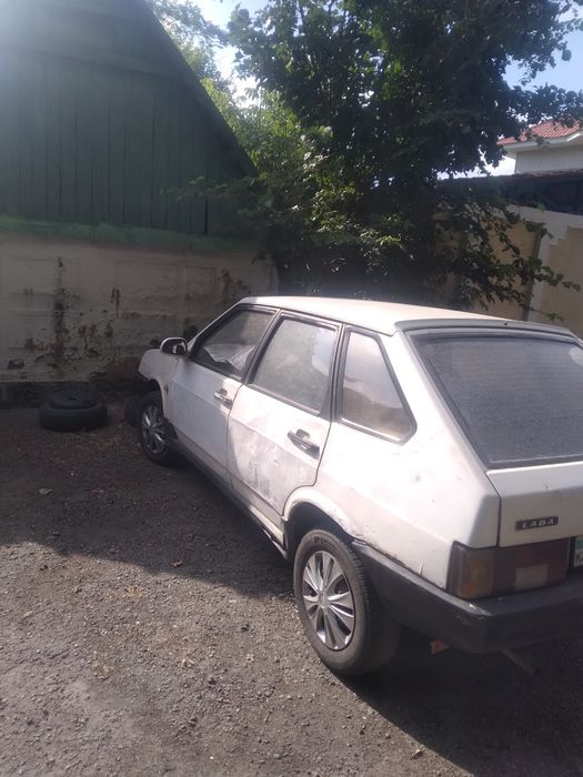 Ваз 21093 , белого цвета,  на ходу