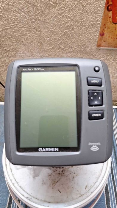Продавам сонар GARMIN echo 201 dv с датчик за скорост!