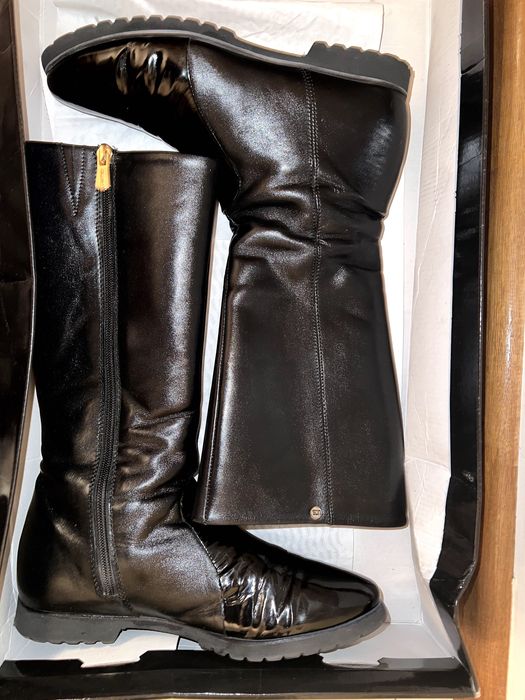 Cizme negre de piele