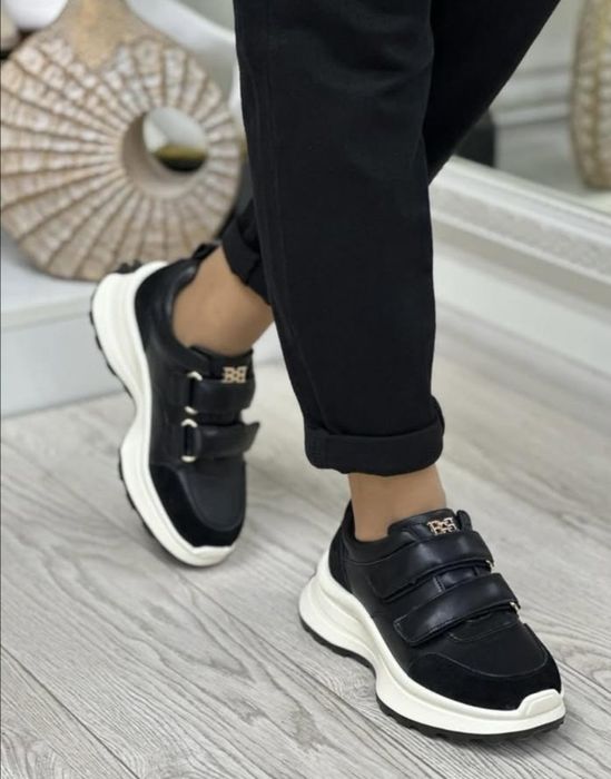 Продам новые кожаные кроссовки