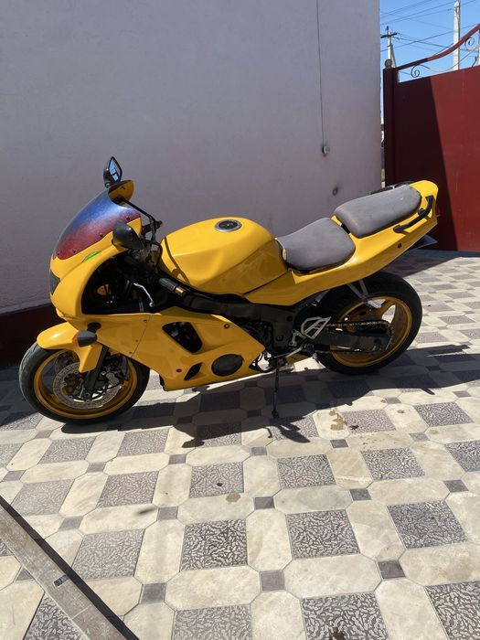 Kawasaki 600 куб мотоцикл