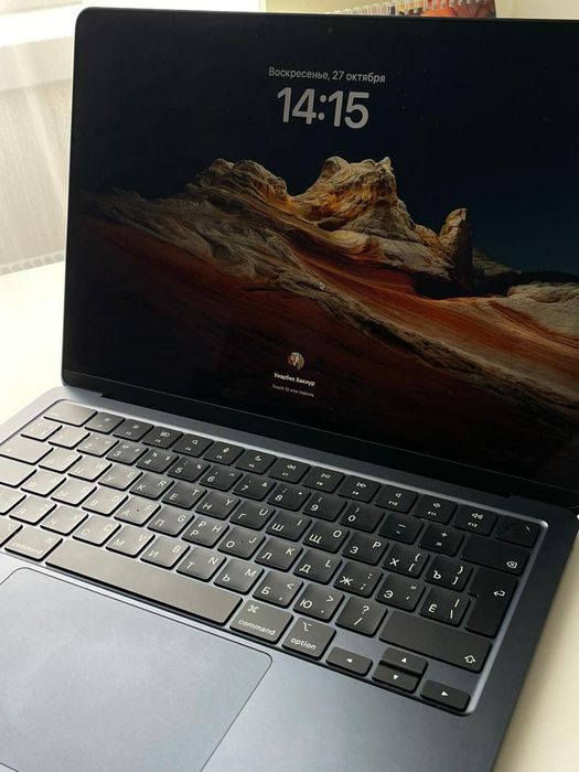 Apple MacBook Air 13 2024 года 13.6" / 8 Гб / SSD 256 Гб / macOS / MR