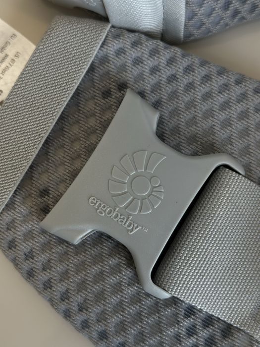 Срочно продам эргорюкзак Ergobaby omni breeze