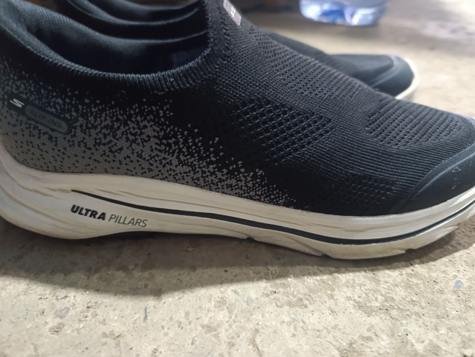 Орегинал скечирс отличная состояние