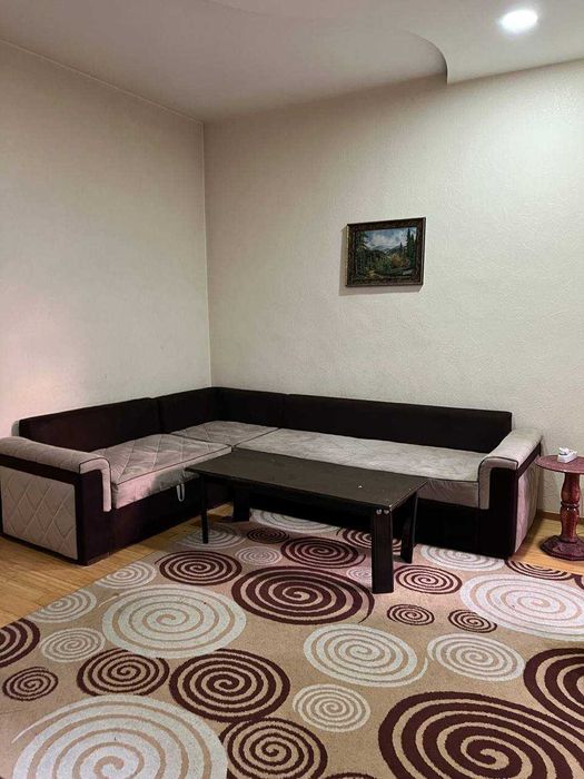 Webster oldida sheriklikka kvartira