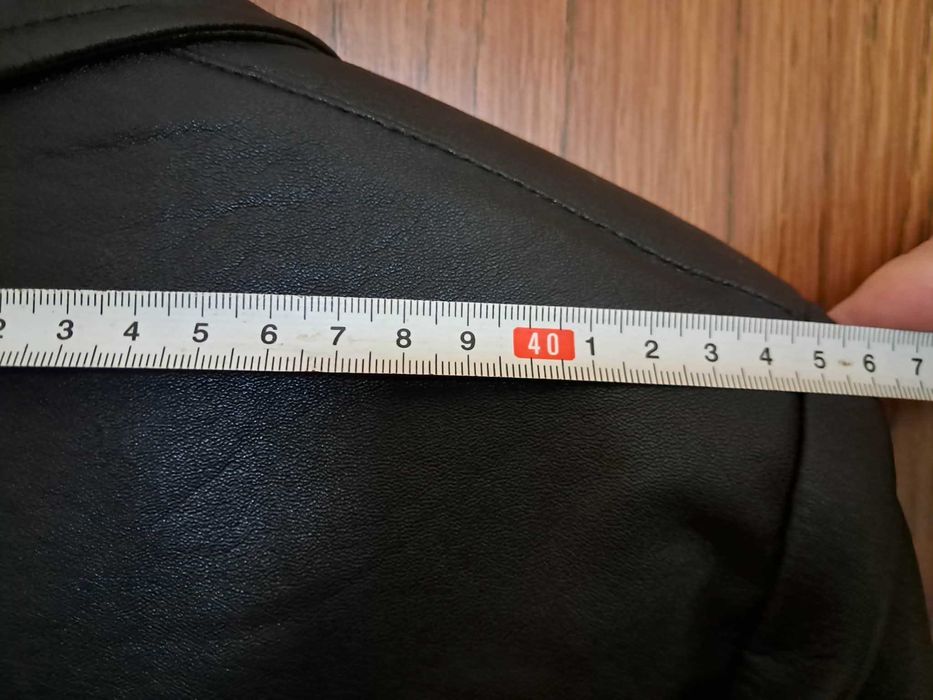 Продавам дамско манто естествена кожа номер 52