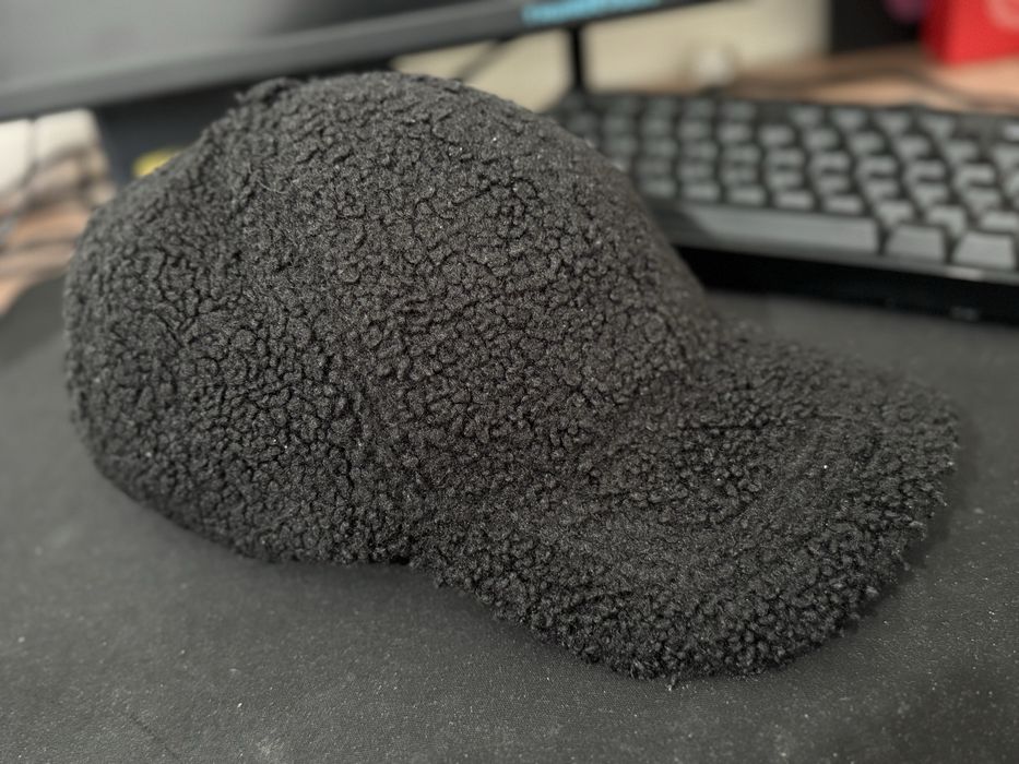 Продам плюшевую кепку