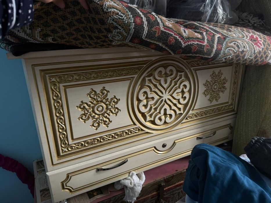 Сандык почти новый продам