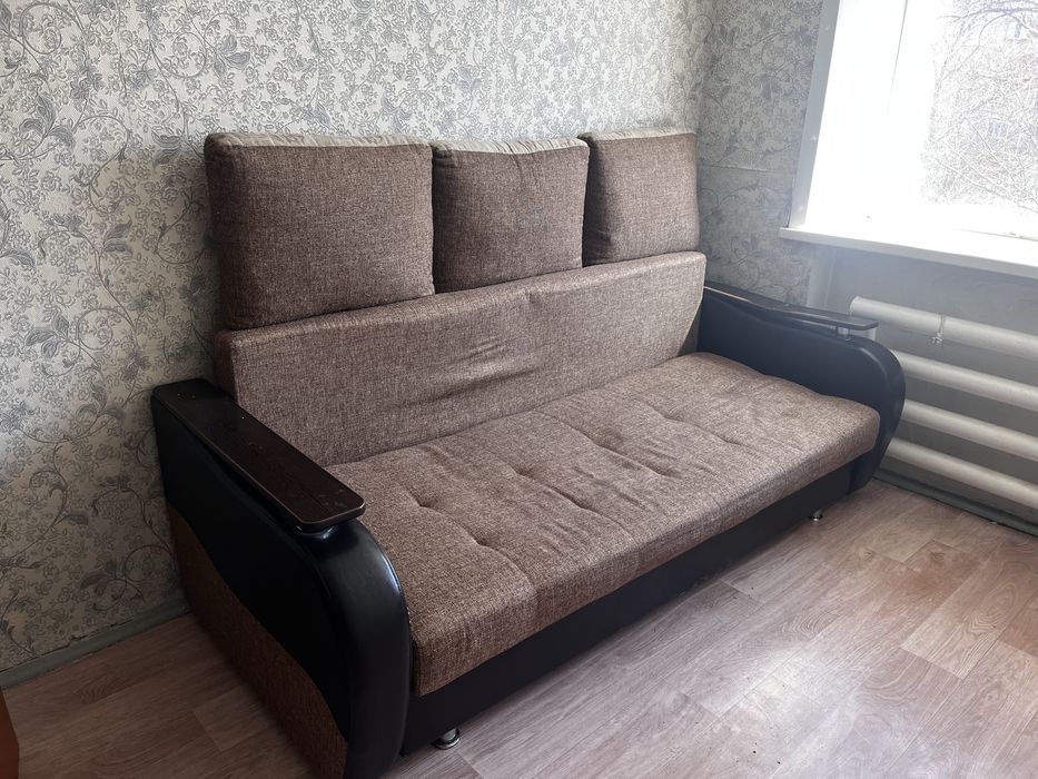 Диван двуспальный