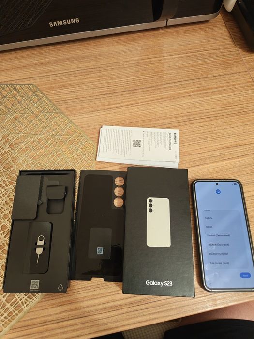 Vând Samsung S23 Cream-Gold La Cutie. 8 GB RAM, 256 GB