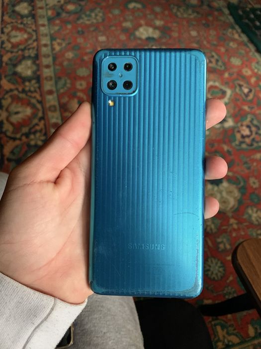 Samsung telfoni sotiladi holati zor