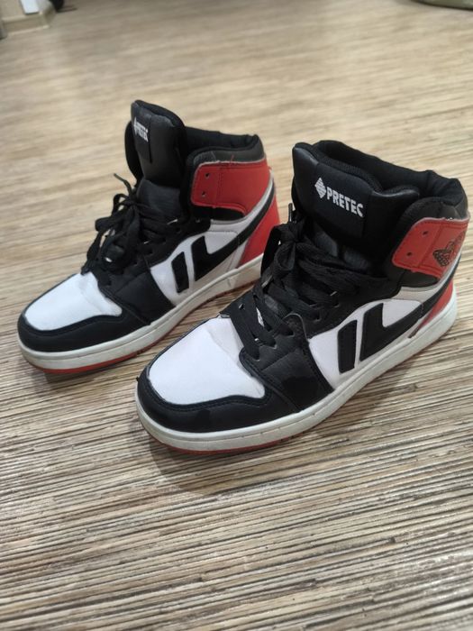 Продам ботинки на мальчика 39 р