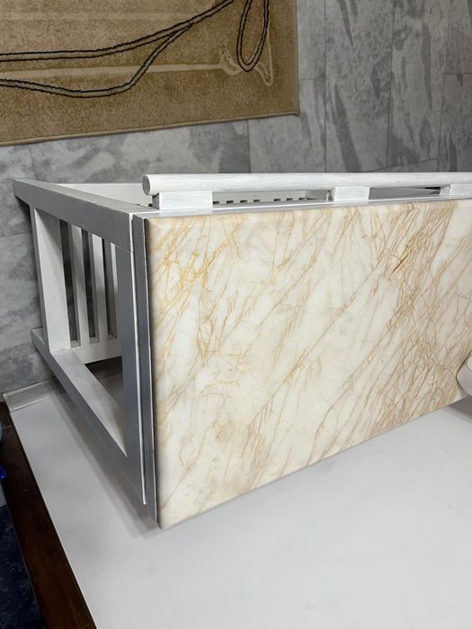 Бар маса с мраморен плот