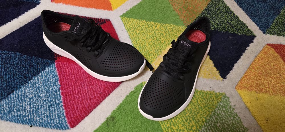 Tenisi Crocs 41-42 (marimea 8)