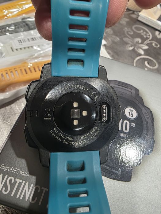 Часовник Garmin instinkt