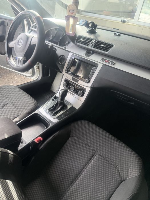 Vând Volkswagen Passat b7