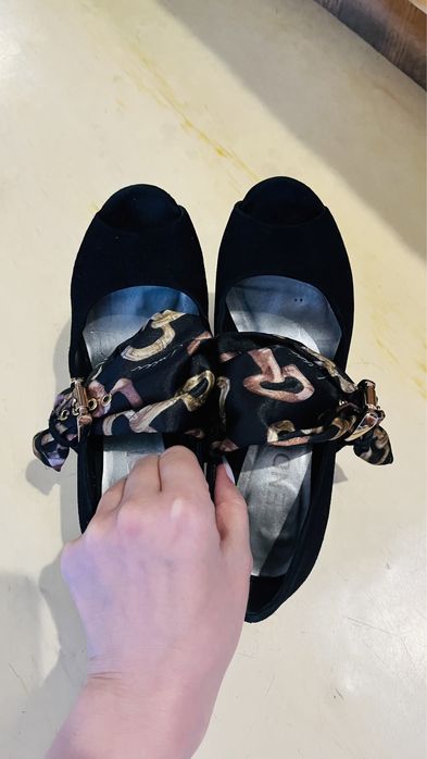 Туфли замшевые 35 р