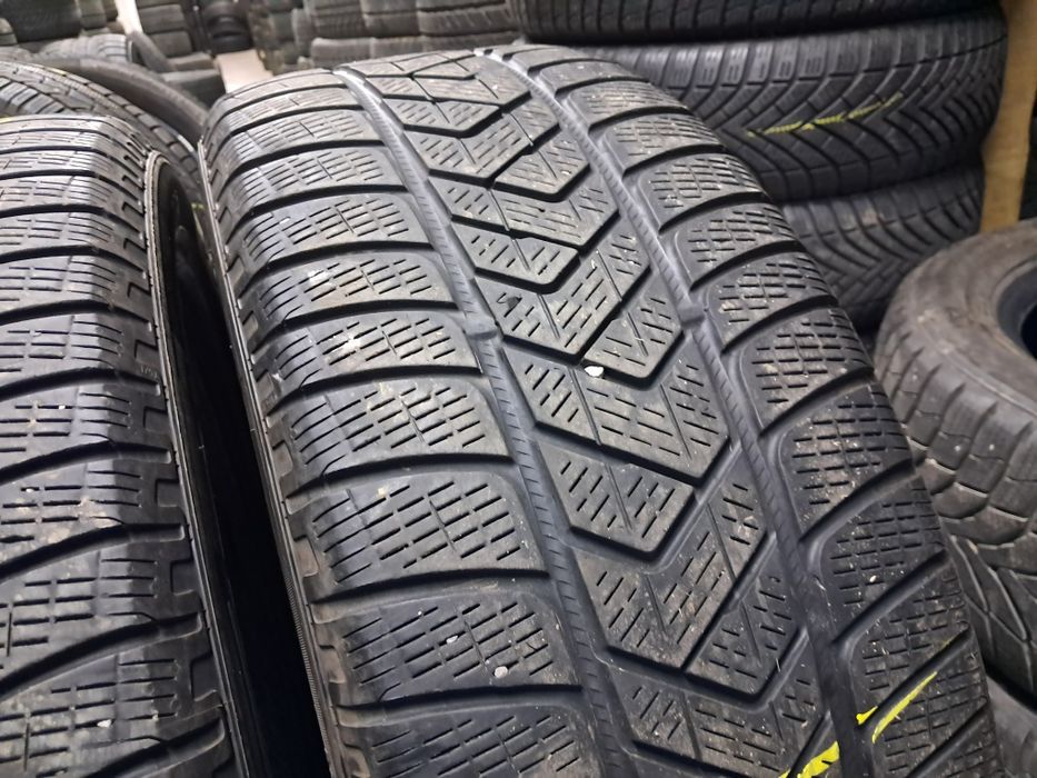 Anvelope second iarna 235 50 R19 Pirelli