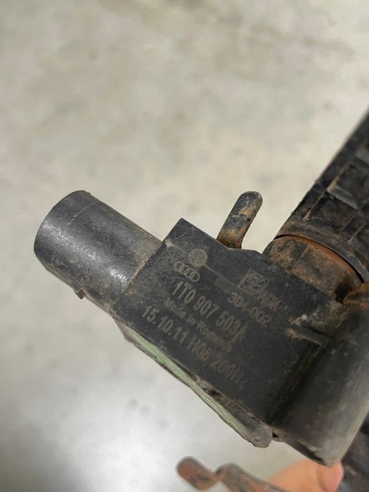 Senzor nivel Vw - Audi  - Skoda cod 1T0907503A
