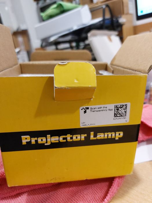 Lampa videoproiector cu modul EPSON ELPLP57 (V13H010L57)