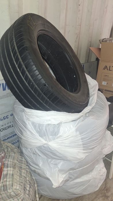 Продам шины б/у 260×60×18
