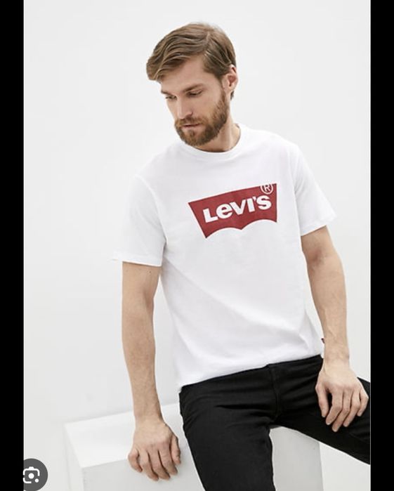 Футболка  LEVIS