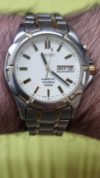 Часовник Seiko Kinetic Titanium Lume Dial