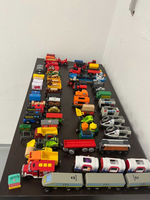 Trenulete si vagoane Brio