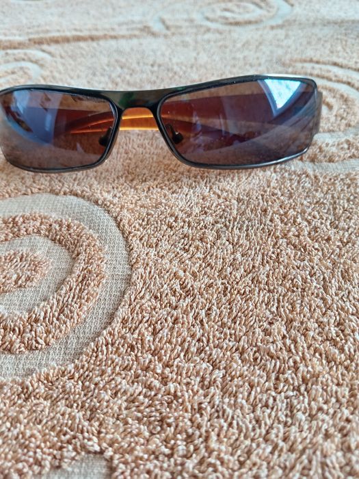 Очки солнцезащитные